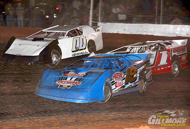 Phillips edges Gustin in March Madness at Springfield Raceway