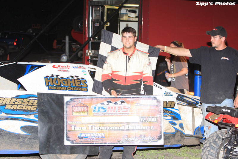 Ryan gets “one for the thumb” with last-corner pass at Mineral City Speedway